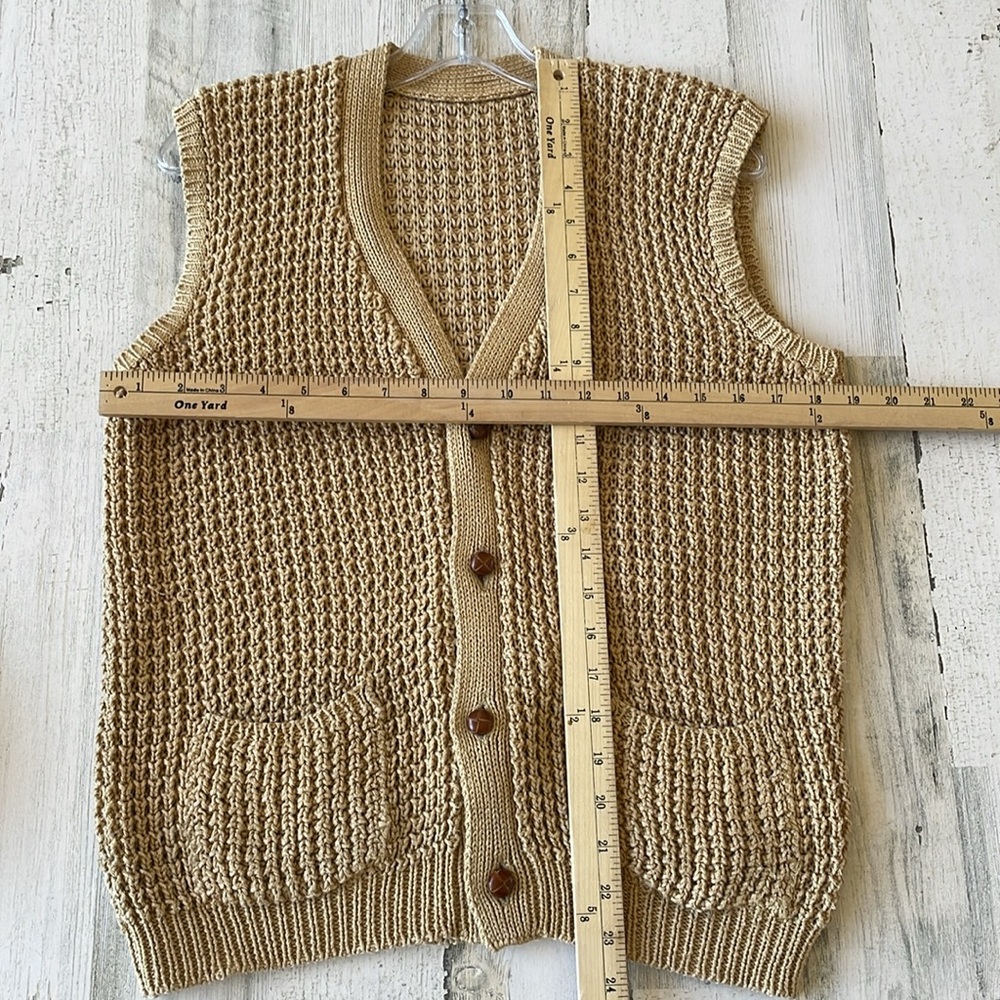 Vintage sweater vest Size M tan camel color knit 2 pockets 4 cool buttons GUC - Picture 7 of 8